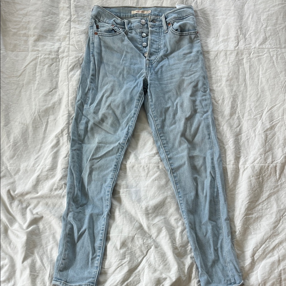 Levi's Women's Light Blue Skinny Jeans